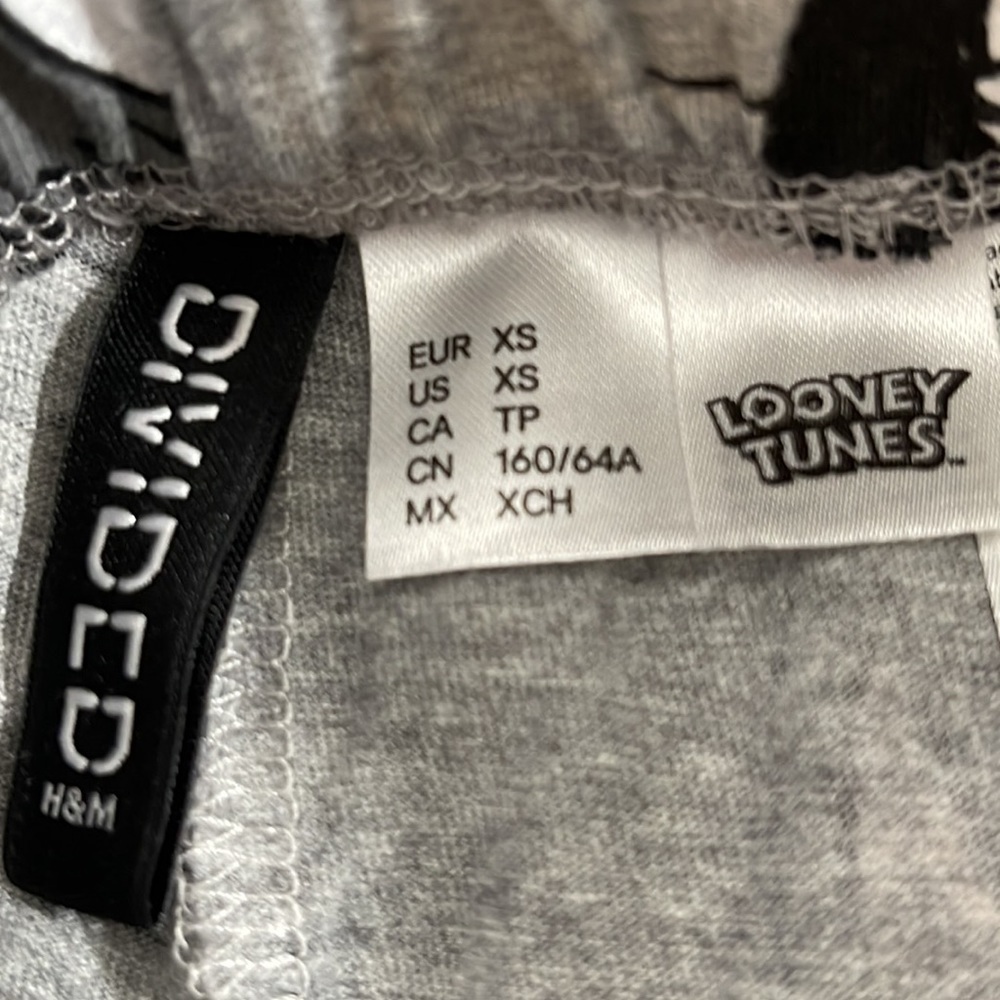 H&M DIVIDED Bugs Bunny Patterned Jersey Joggers With Pockets Size XS - Picture 8 of 10